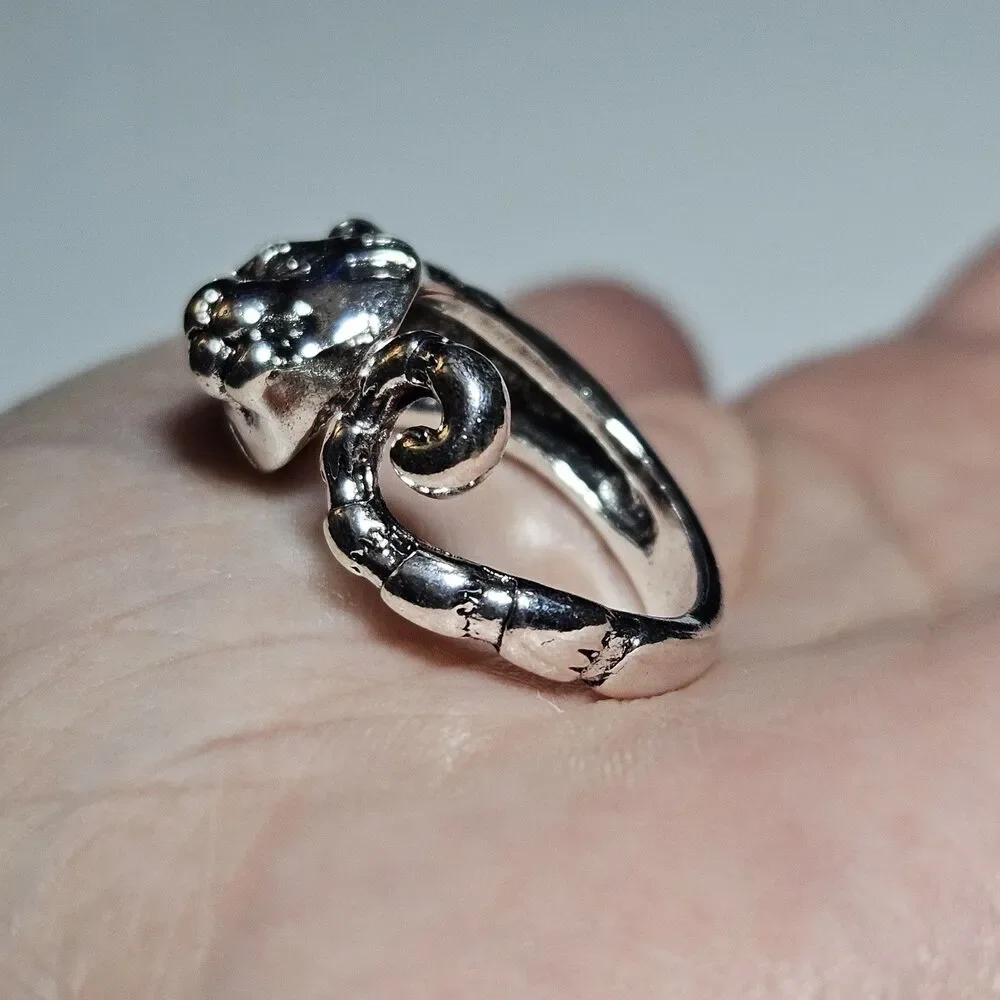 Silver Tone Tiger Head Curled Tail Adjustable Ring